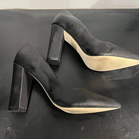 Spring heels - Picture 2 of 3